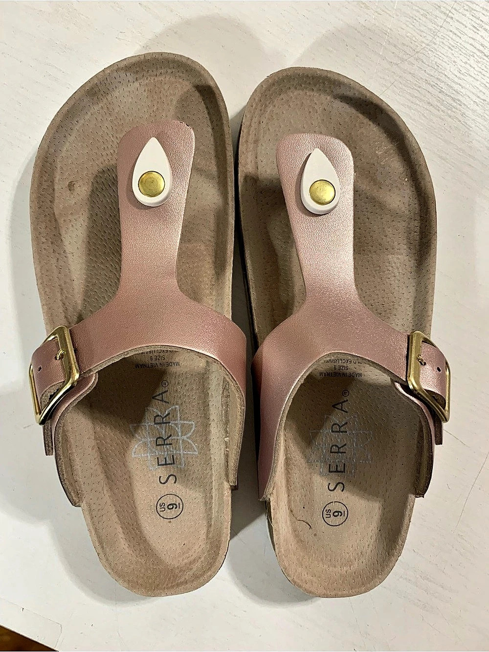 SERRA Pink & Gold Metallic Buckle Sandals US 9